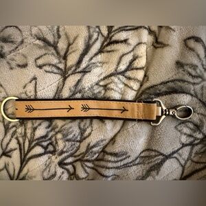 Thirty-One Tan Arrows Key & Card Holder